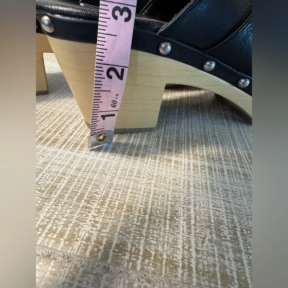 Beach by Matisse Black Clogs with Silver Studs Tan Bottom Size 9 - Picture 3 of 13